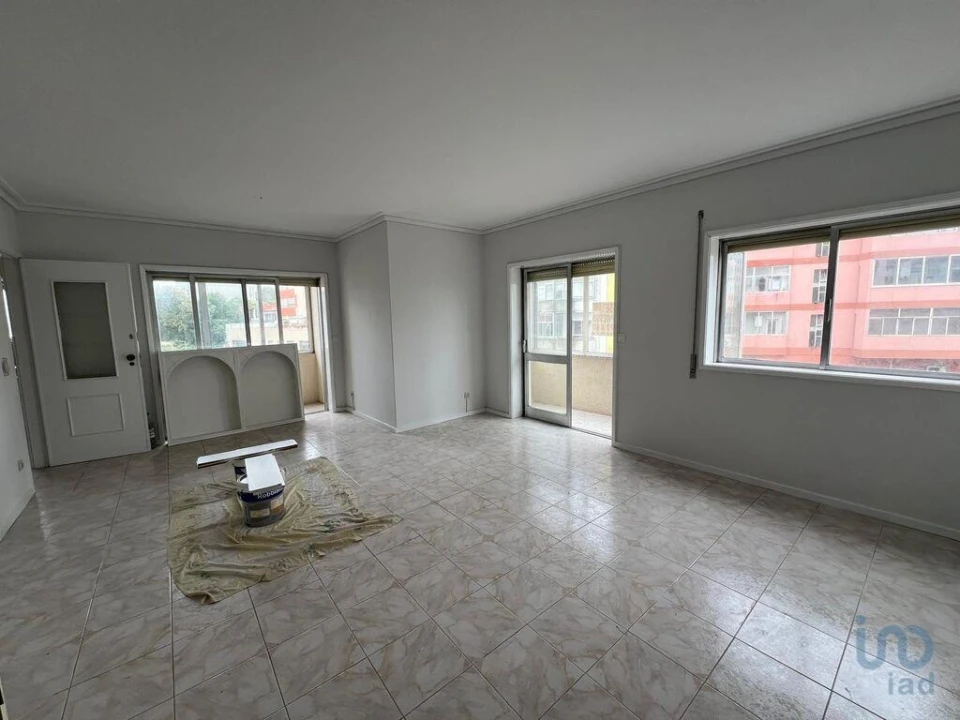 Apartamento T3 para Venda em Mafamude e Vilar do Paraíso Foto 2