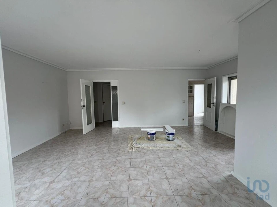 Apartamento T3 para Venda em Mafamude e Vilar do Paraíso Foto 1