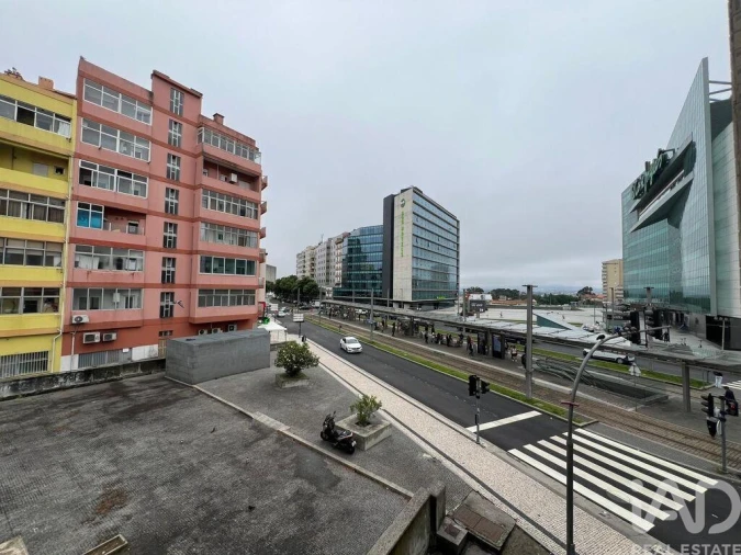 Apartamento T3 para Venda em Mafamude e Vilar do Paraíso Foto 16