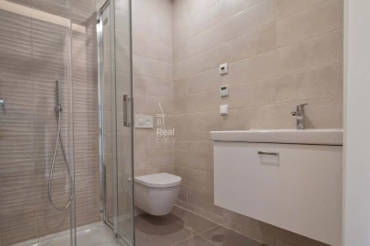 Apartamento T5 para Venda em Loule (São Sebastião)
