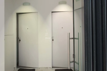 Apartamento T5 para Venda em Loule (São Sebastião)