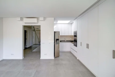 Apartamento T5 para Venda em Loule (São Sebastião)