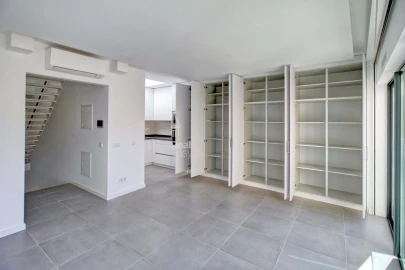 Apartamento T5 para Venda em Loule (São Sebastião)