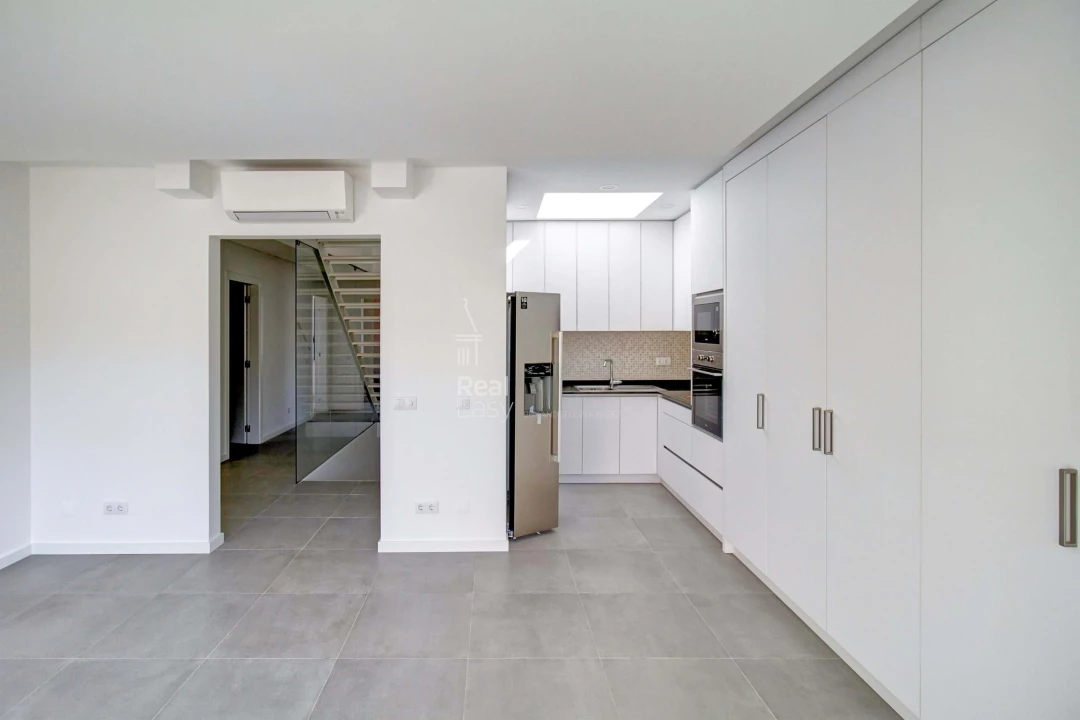 Apartamento T5 para Venda em Loule (São Sebastião) Foto 1