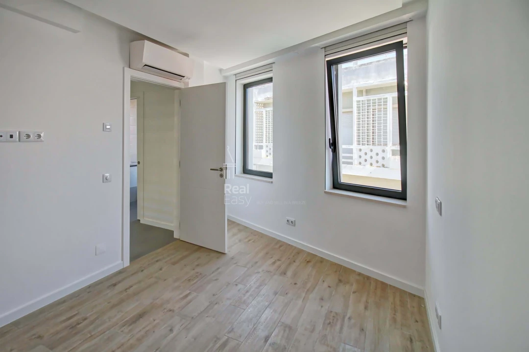 Apartamento T5 para Venda em Loule (São Sebastião) Foto 24