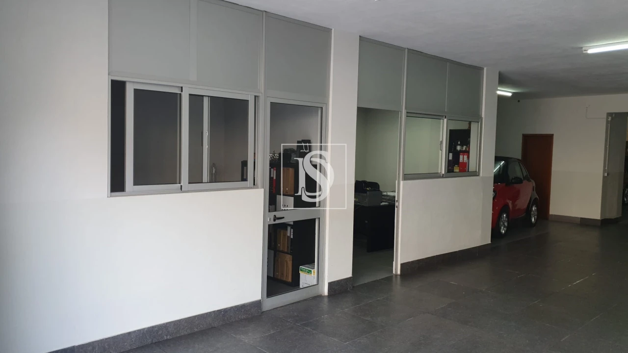 Armazém para Venda em Ramalde Foto 1