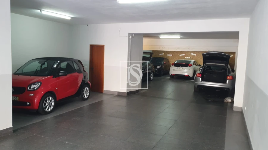 Armazém para Venda em Ramalde Foto 3