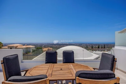 Moradia T2 para Venda em Santa Barbara de Nexe
