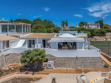 Moradia T2 para Venda em Santa Barbara de Nexe