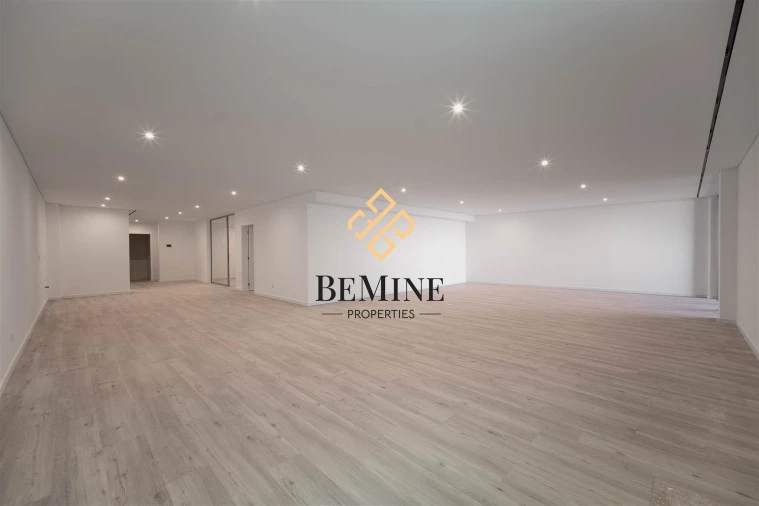 Moradia T4 para Venda em São Martinho Foto 25