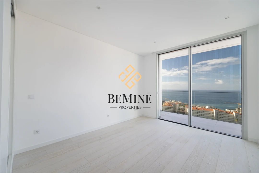 Moradia T4 para Venda em São Martinho Foto 9