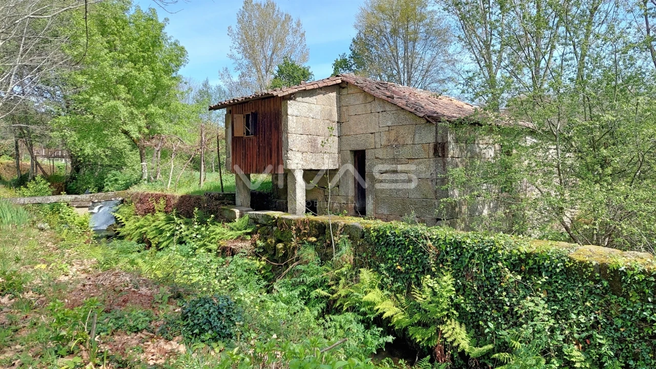 Moradia T0 para Venda em Sabariz Foto 2