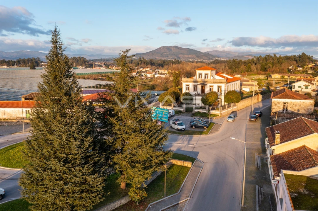 Moradia T14 para Venda em Lago Foto 6