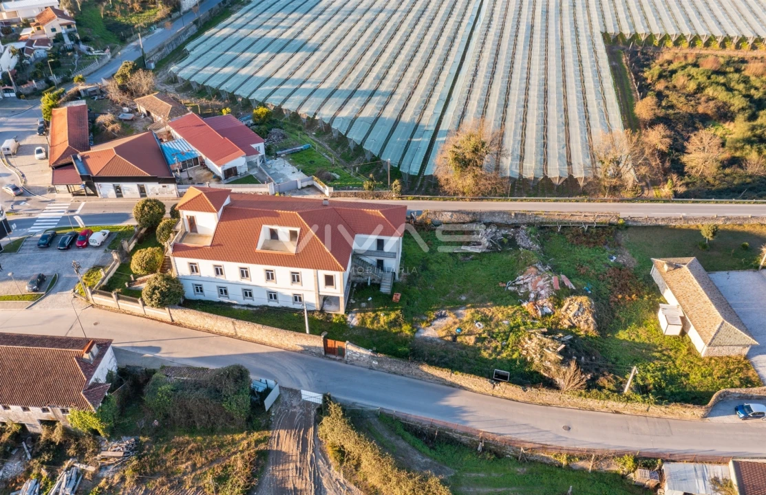 Moradia T14 para Venda em Lago Foto 13