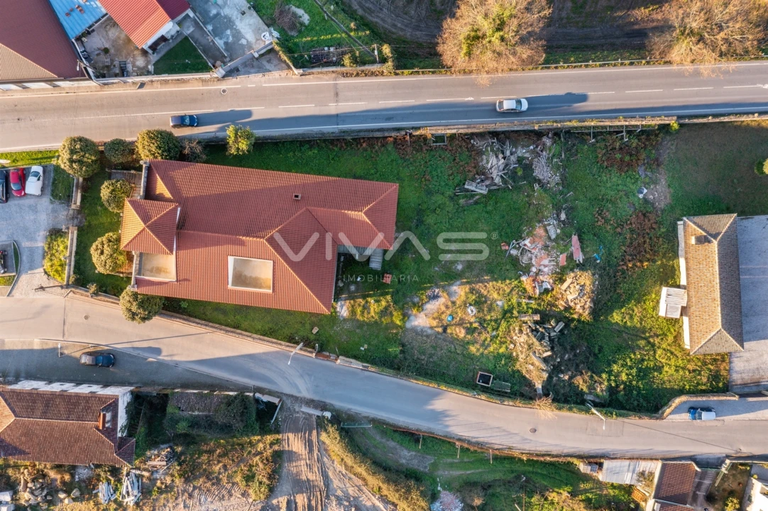 Moradia T14 para Venda em Lago Foto 15