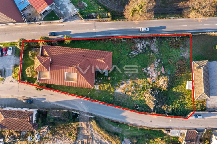 Moradia T14 para Venda em Lago Foto 14