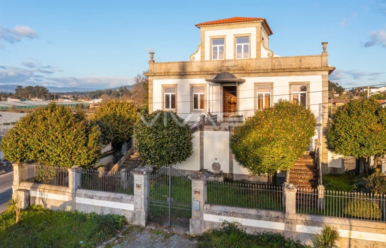 Moradia T14 para Venda em Lago Foto 2