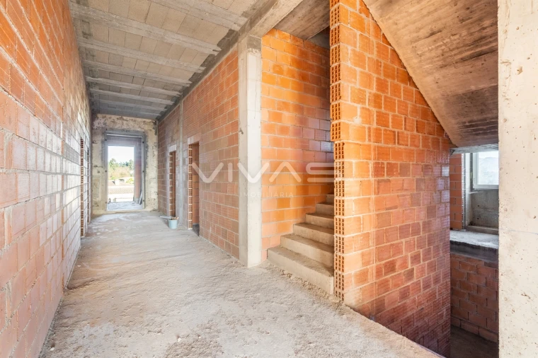 Moradia T14 para Venda em Lago Foto 28