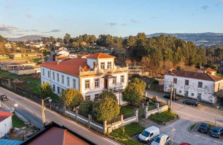 Moradia T14 para Venda em Lago Foto 7