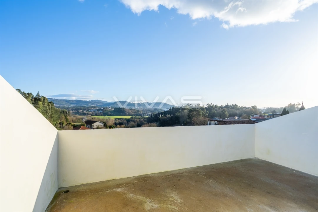 Moradia T14 para Venda em Lago Foto 18