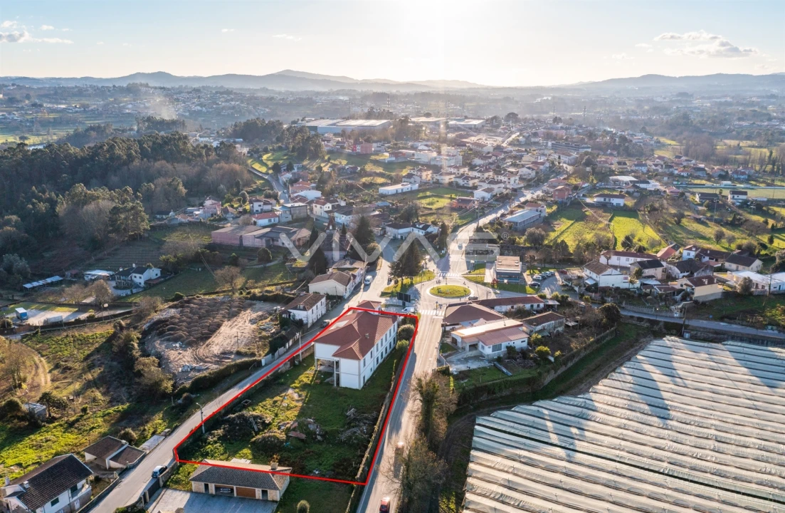 Moradia T14 para Venda em Lago Foto 10