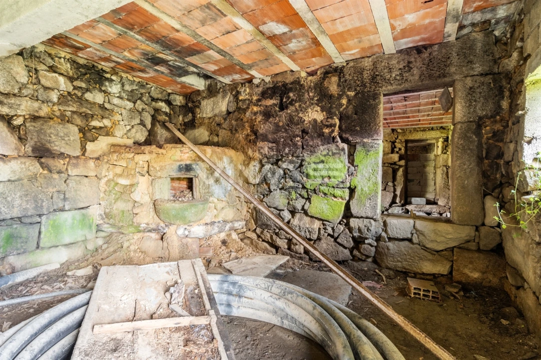 Quinta T0 para Venda em Pico de Regalados, Gondiães e Mós Foto 15