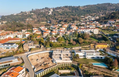 Moradia T3 para Venda em Nogueiró e Tenões