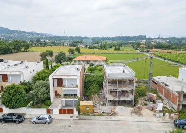 Terreno para Venda em Crespos e Pousada