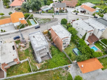 Terreno para Venda em Crespos e Pousada