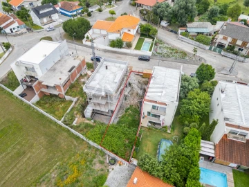 Terreno para Venda em Crespos e Pousada
