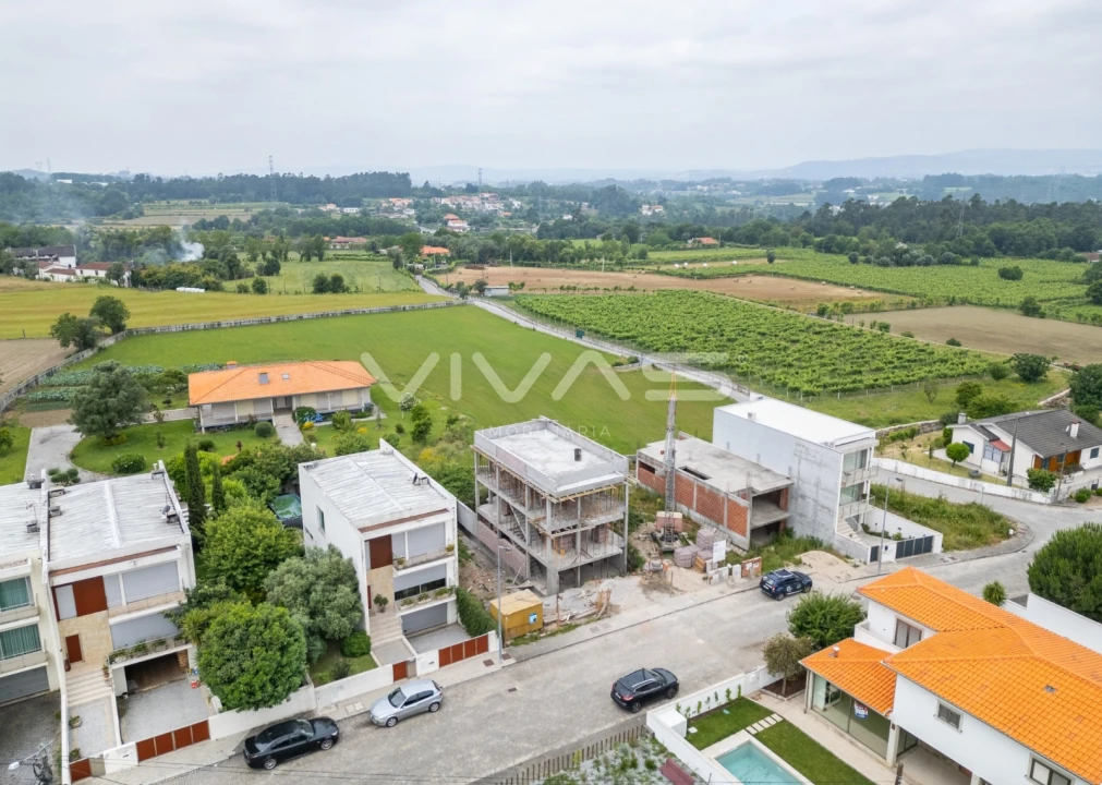 Terreno para Venda em Crespos e Pousada Foto 1