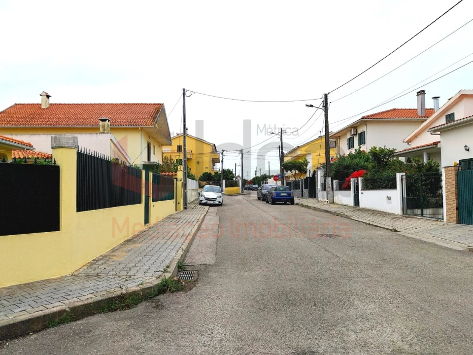 Moradia T3 para Venda em Fernao Ferro Foto 28