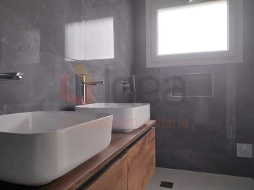Moradia T3 para Venda em Fernao Ferro