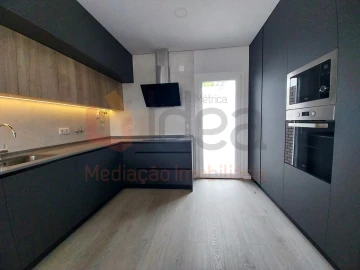 Moradia T3 para Venda em Fernao Ferro