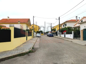 Moradia T3 para Venda em Fernao Ferro