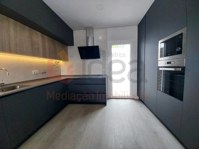 Moradia T3 para Venda em Fernao Ferro Foto 4