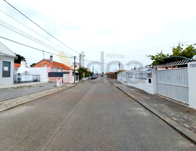 Moradia T3 para Venda em Fernao Ferro Foto 25