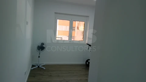 Apartamento T2 para Venda em Pontinha e Famões