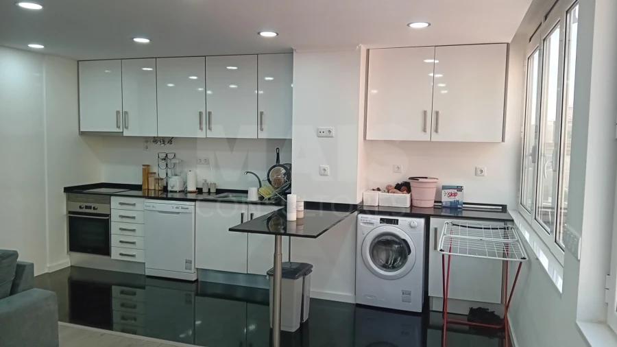 Apartamento T2 para Venda em Pontinha e Famões Foto 2