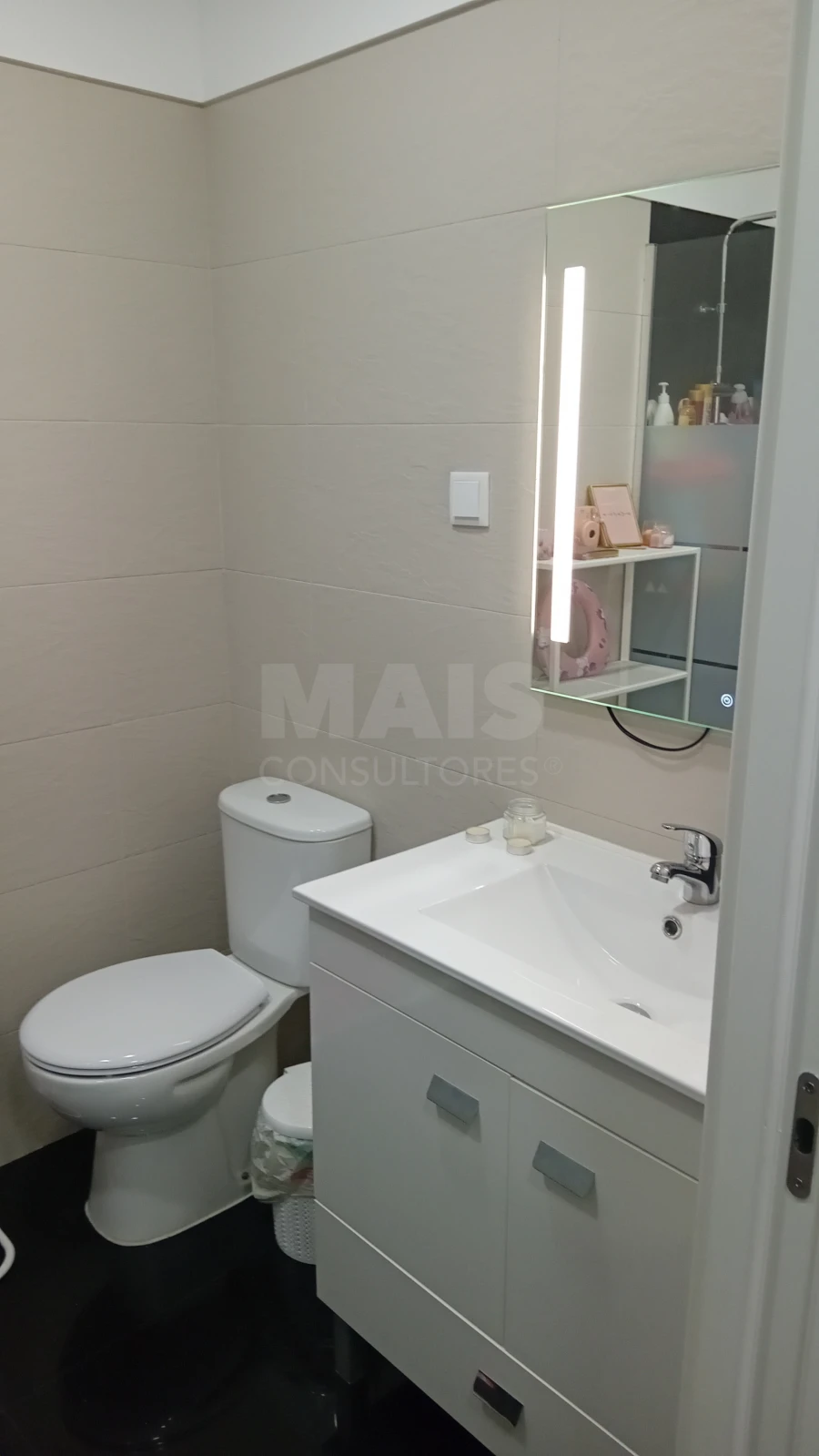 Apartamento T2 para Venda em Pontinha e Famões Foto 8