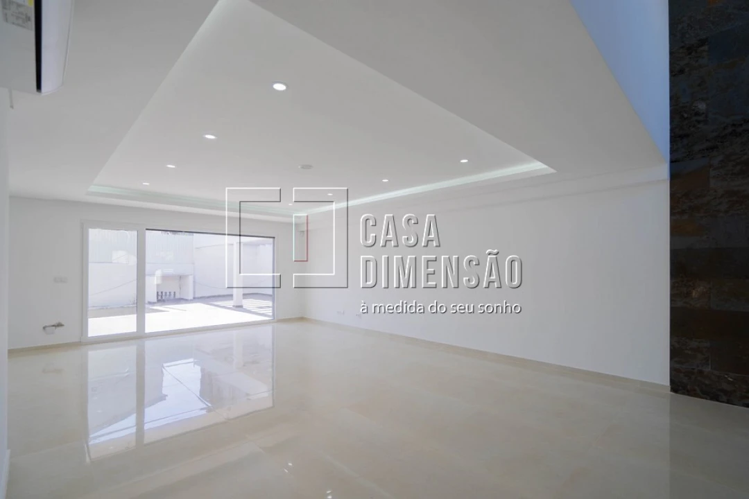 Moradia T4 para Venda em Corroios Foto 11