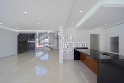 Moradia T4 para Venda em Corroios