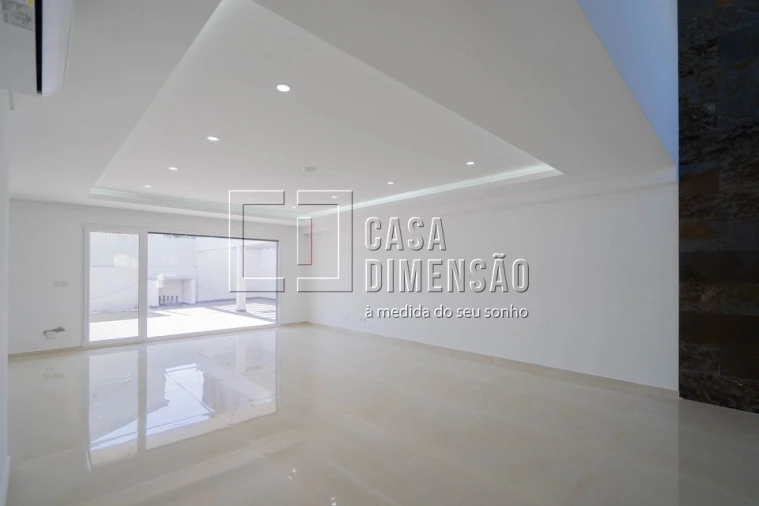 Moradia T4 para Venda em Corroios Foto 11