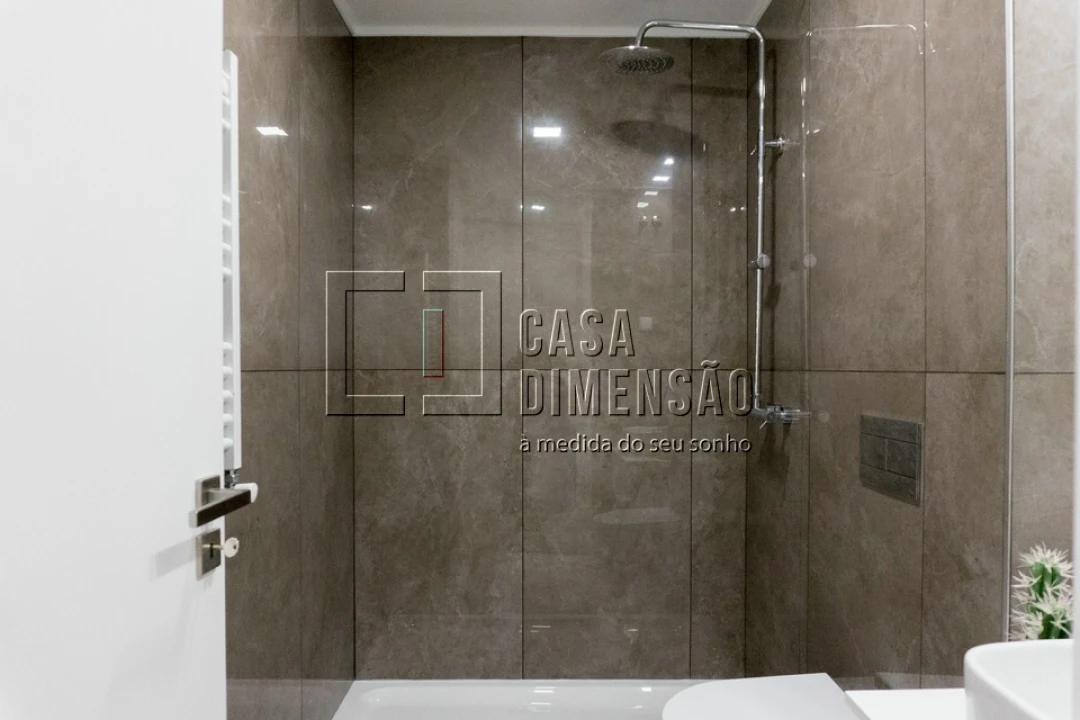 Apartamento T4 para Venda em Águas Livres Foto 33