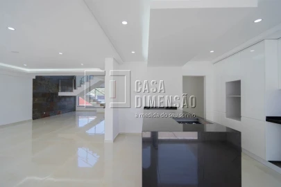 Moradia T4 para Venda em Corroios