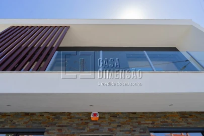 Moradia T4 para Venda em Corroios