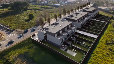 Moradia T3 para Venda em Arcozelo