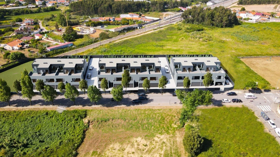 Moradia T3 para Venda em Arcozelo Foto 2
