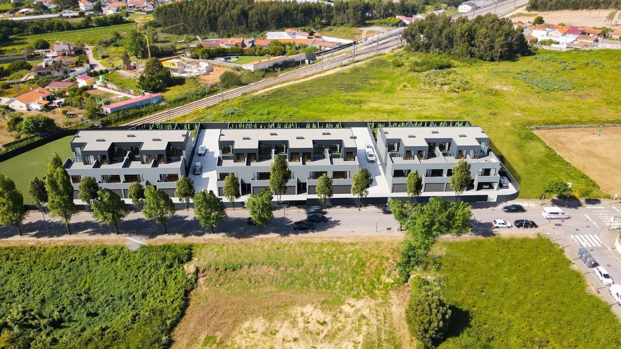 Moradia T3 para Venda em Arcozelo Foto 2