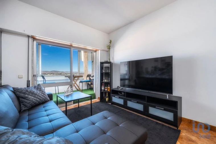 Apartamento T1 para Venda em Quarteira Foto 4